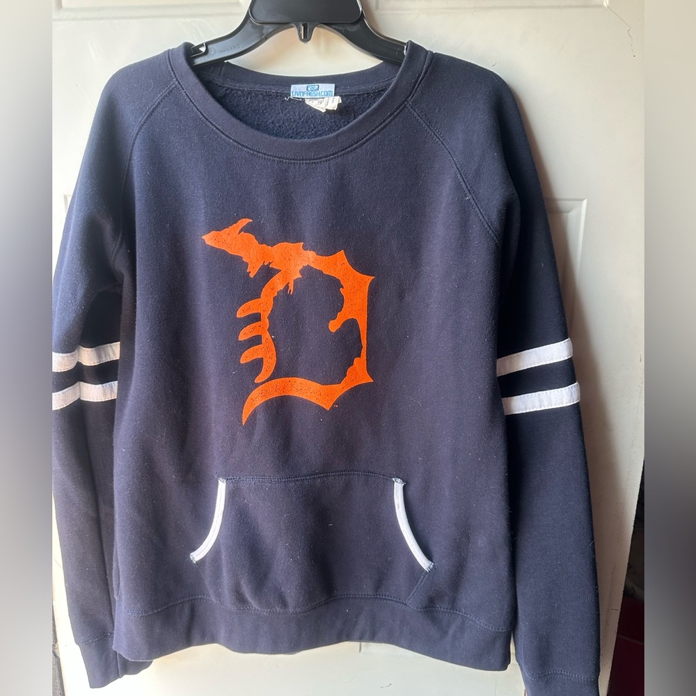 LivnFresh Crewneck D for Detroit Sweatshirt